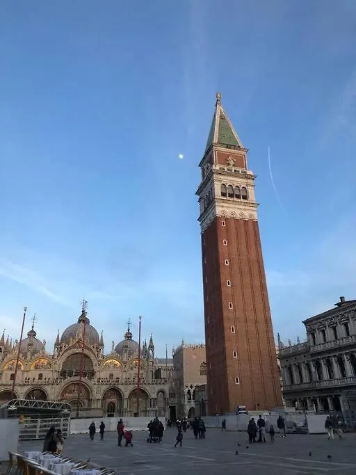 Buddha Guest House In Venice Mestre Apartment